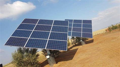 tracker solaire 8 panneaux|Tracker solaire 2 axes pour 4 panneaux solaires.